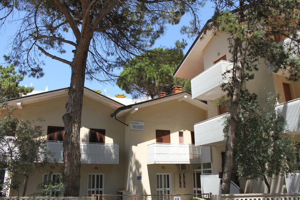 Aparthotel Carinzia Lignano Sabbiadoro Exterior foto